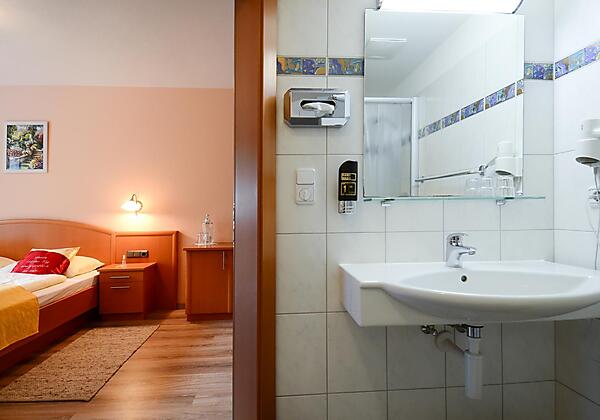 Zimmer/Badezimmer Ausstattung