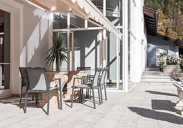 Terrasse und Wintergarten