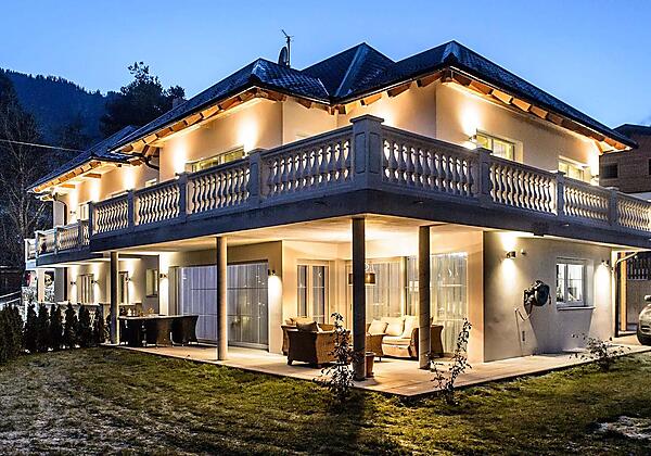 Villa Ambach by night