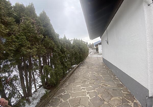 CB94C5E4-B10B-44CA-A1A1-4086DF412C5D