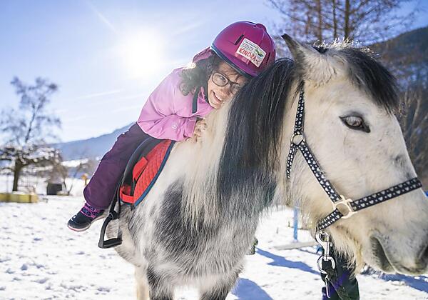 144-8807-HR_brennseehof_winter_by_gert_perauer