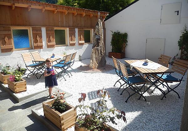 Gasthof-walcher-Dorfgastein-Weingarten