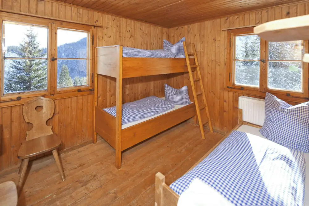 Ein Dreibettzimmer in der Wannenkopfhütte