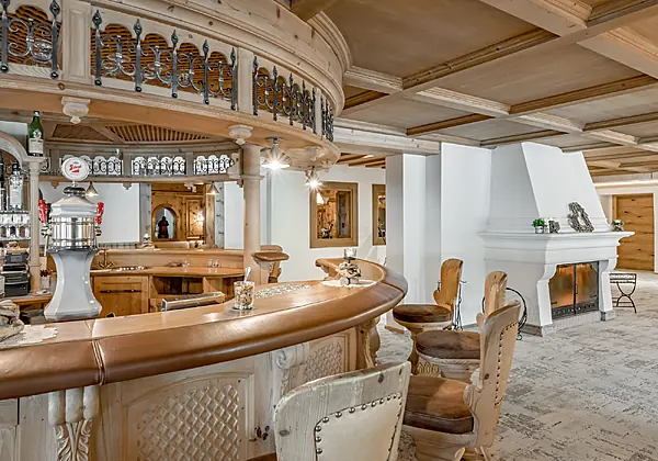 Wellness- & Sporthotel Alpenhof in Ehrwald: Bar