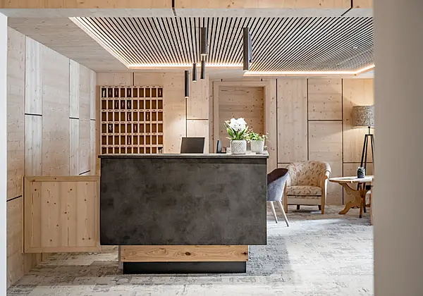 Wellness- & Sporthotel Alpenhof in Ehrwald: Rezeption