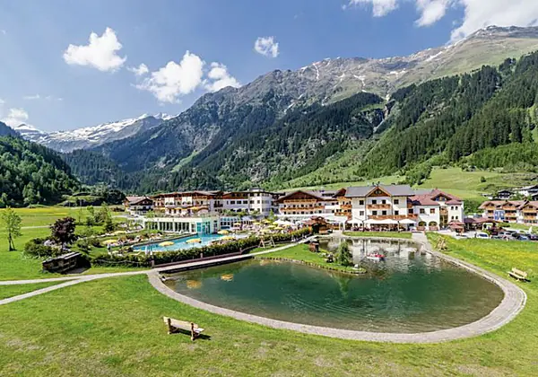 Sommerhausbild vom Hotel Schneeberg in Ridnaun