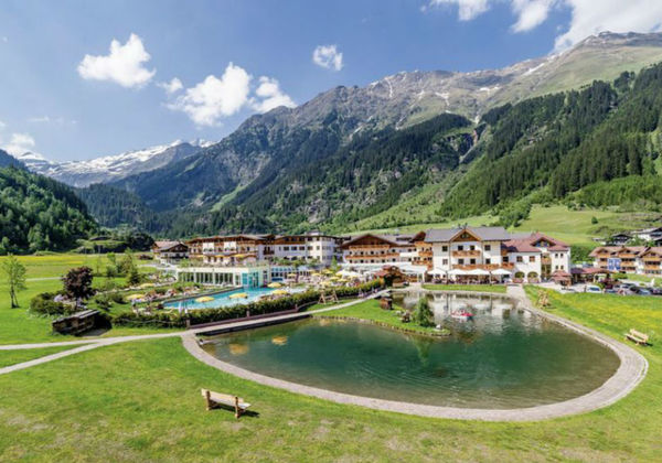 Sommerhausbild vom Hotel Schneeberg in Ridnaun