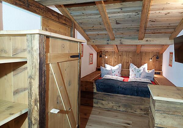 Schlafzimmer Dachgeschoss 1
