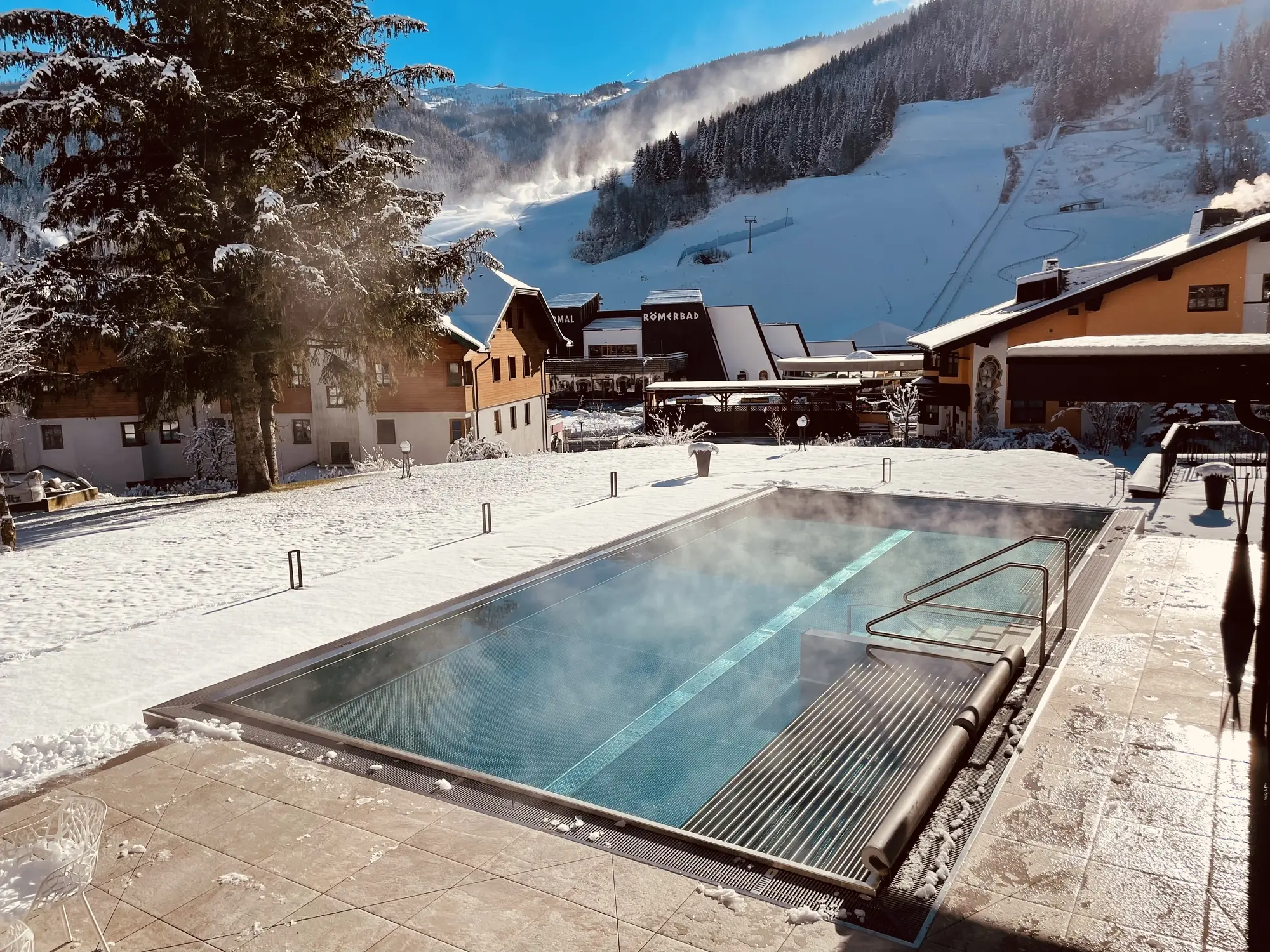 Winter Pool Piste