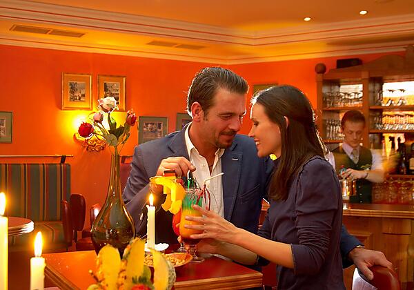 Hotelbar und Cocktails