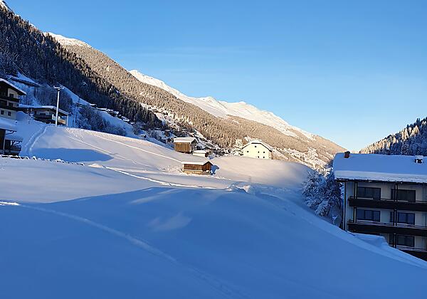 Blick von Hausrückseite in Richtung Osten