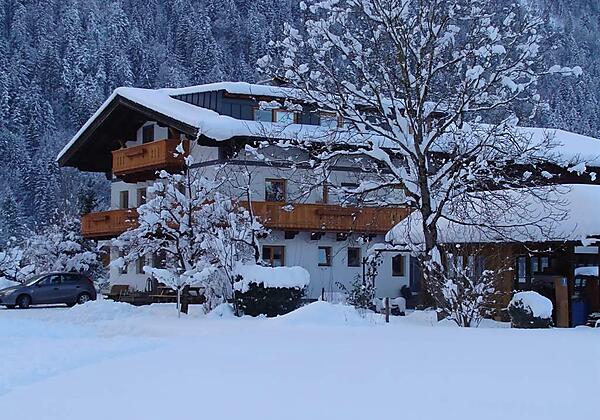 Winter Hausfoto seitlich