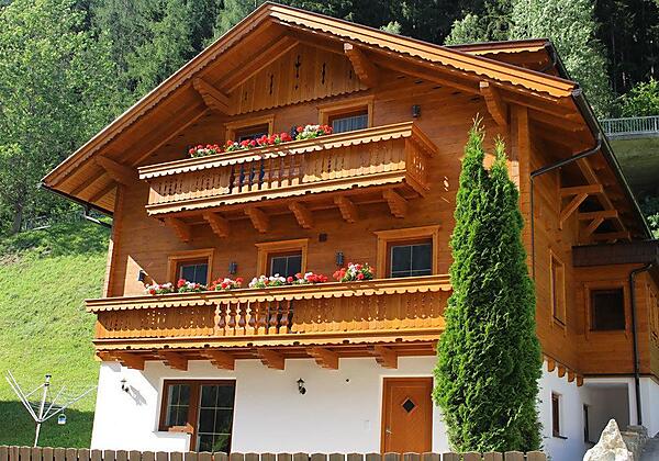 Zirbenchalet Großglockner Außenansicht 2