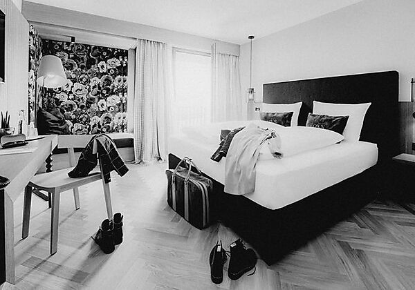 ZumOxn Hotel & Restaurant