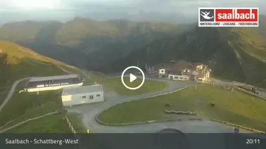 Blick auf die Bergstation Schattberg-West (2.100 m)