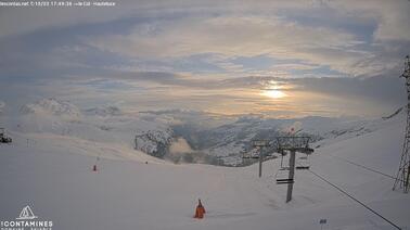 Blick auf den Col Sessellift und Skipiste