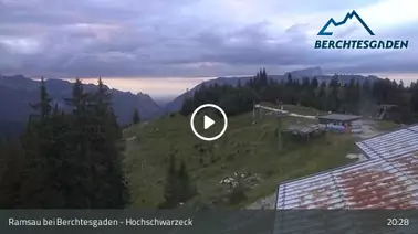 Blick auf die Bergstation und die umliegenden Berge (1.391 m)