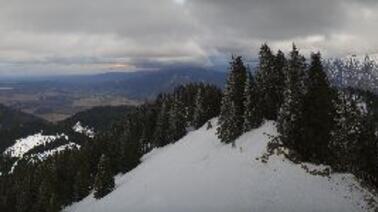 Blick auf Oberammergau, Hörnle und Zugspitze (1.650 m)
