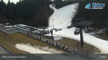 Blick auf den Sessellift (752 m)