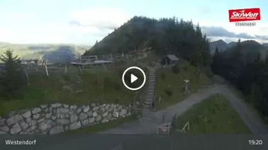 Blick auf die Bergstation Choralpe und ins Tal nach Westendorf (1.810 m)