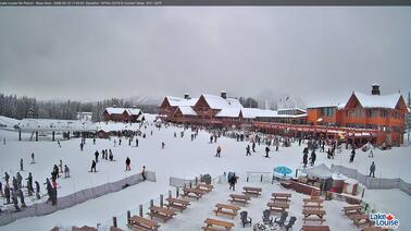 Blick auf den Ort und die Talstation (1.646 m)