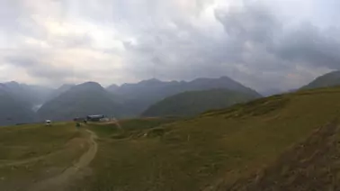 Blick auf die Bergstation Bostgas Cuolm Sedrun (2.215 m)