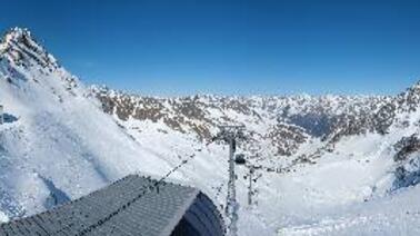Ausblick von der Mittelstation Schwarze Schneid (2.973 m)