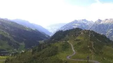 Rundumblick auf Skipiste und Berge (1.990 m)