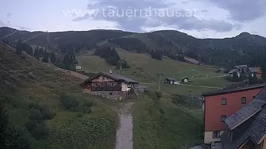 Blick auf die Seekaralm und die Pisten der Planneralm