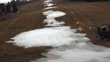 Blick auf die Piste und den Lift