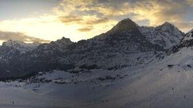Rundumblick vom Berghaus Männlichen auf Faulhorn, Wetterhorn, Eiger, Mönch, Tschuggen und Jungfrau (2.230 m)