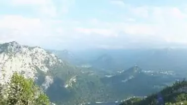Rundumblick auf Vorderer Schwarzmooskogel, Hinterer Bruderkogel, Trisselwand, Röthelstein, Tressenstein, Krippenstein, Klettersteig "Sophie" und Hochanger (1.595 m)
