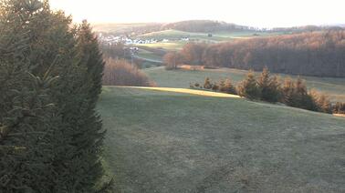 Blick von der Bergstation hinunter ins Tal (801 m)