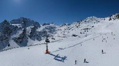 Blick auf die Sessellifte (2.570 m)
