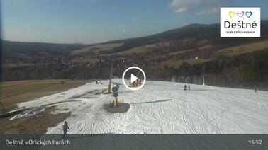 Blick auf Schlepp- und Sessellift (740 m)