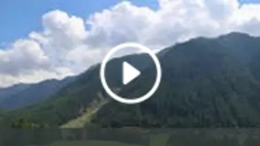 Blick auf die beleuchtete Loipe in Umhausen (1.550 m)