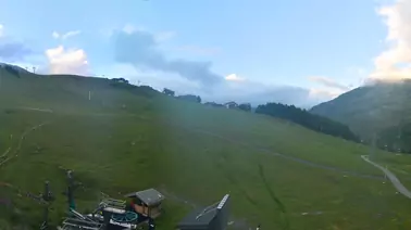 Panoramablick auf die Gondelbahn und Pisten bei la Croisette (1.855 m)