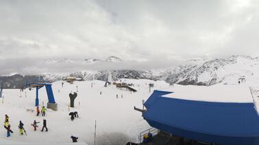 Ausblick vom Tschuggen auf Hörnlihütte, Alp Arosa und Skigebiet Arosa-Lenzerheide (2.048 m)