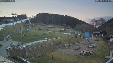 Blick auf die Sommerrodelbahn
