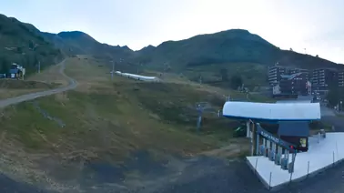 Blick auf die Talstation Cap de Pales (1.571 m)