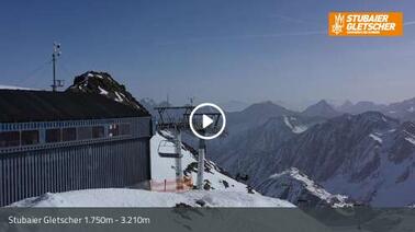 Luftaufnahmen der Flying Cam am Stubaier Gletscher (3.153 m)