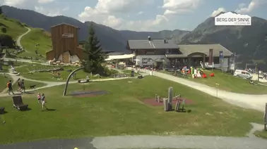 Blick auf die Asitz-MIttelstation bei Leogang