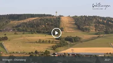 Blick auf Willingen und das Skigebiet (594 m)
