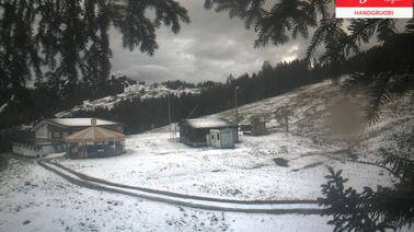 Blick auf die Mittelstation Grossenboden (1.295 m)