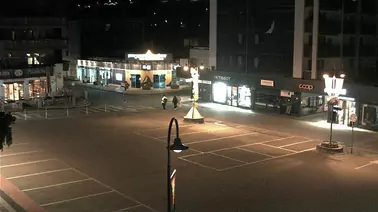 Blick auf den Bahnhofsplatz von Zermatt