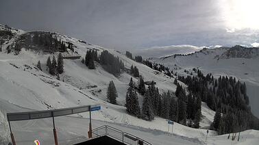 Blick auf das Skigebiet Diedamskopf