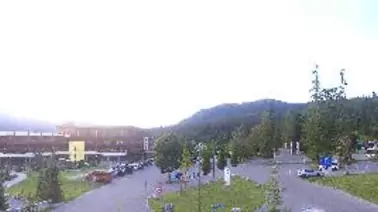 Blick auf die Talstation der Tiroler Zugspitzbahn bei Ehrwald (1.222 m)