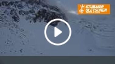 Blick auf die 3S-Eisgratbahn und die Berge (2.570 m)