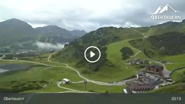 Blick auf die Berge, Lifte und Pisten (1.892 m)