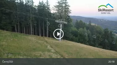Blick auf das Skigebiet (650 m)